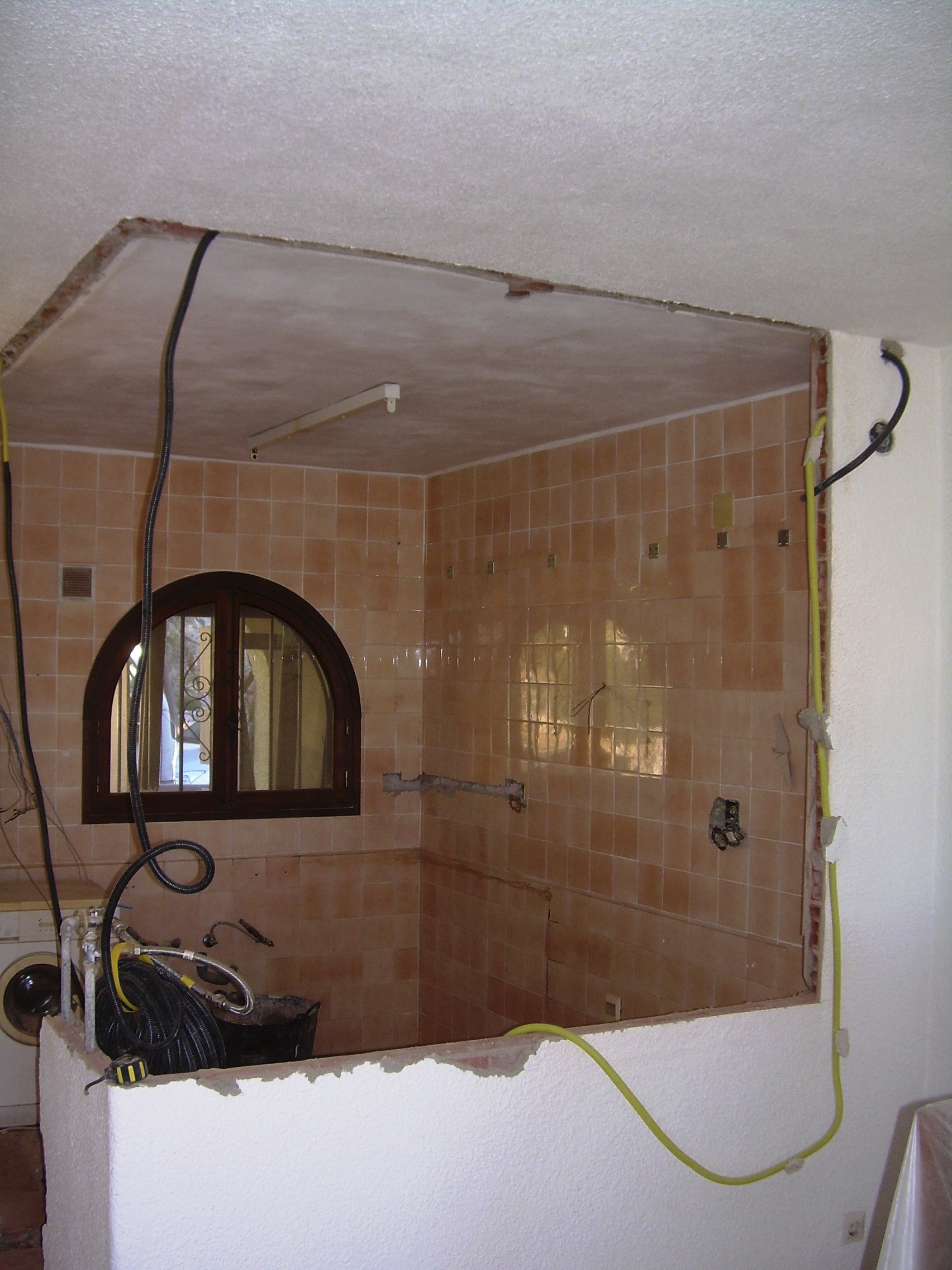 removing the walls for the kitchen refit in Altea
